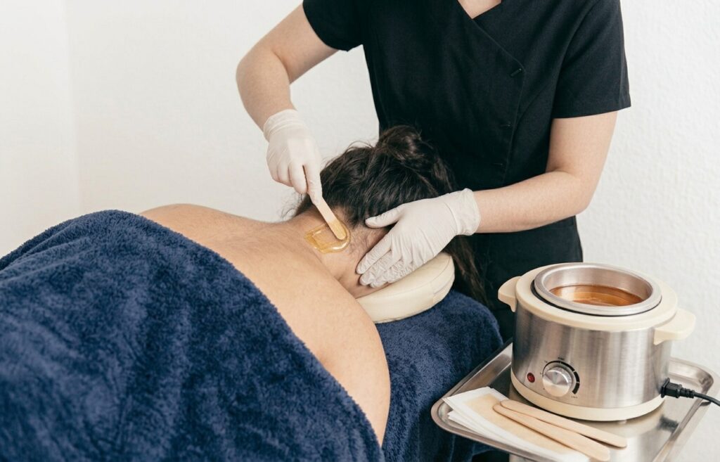 Professional neck waxing in Goodlettsville & Nashville using premium wax for smooth, long-lasting results. Book with Modern Skin Science today.